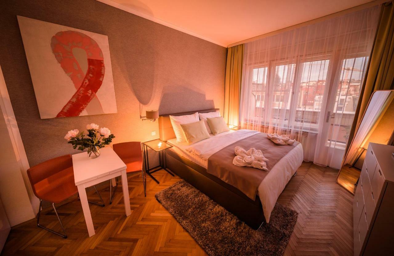 Michal&Michael’s Central Apartments Prag Exterior foto